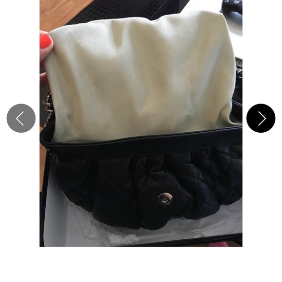 100% Authentic Chanel Chain Around Bag - Picture 8 of 13